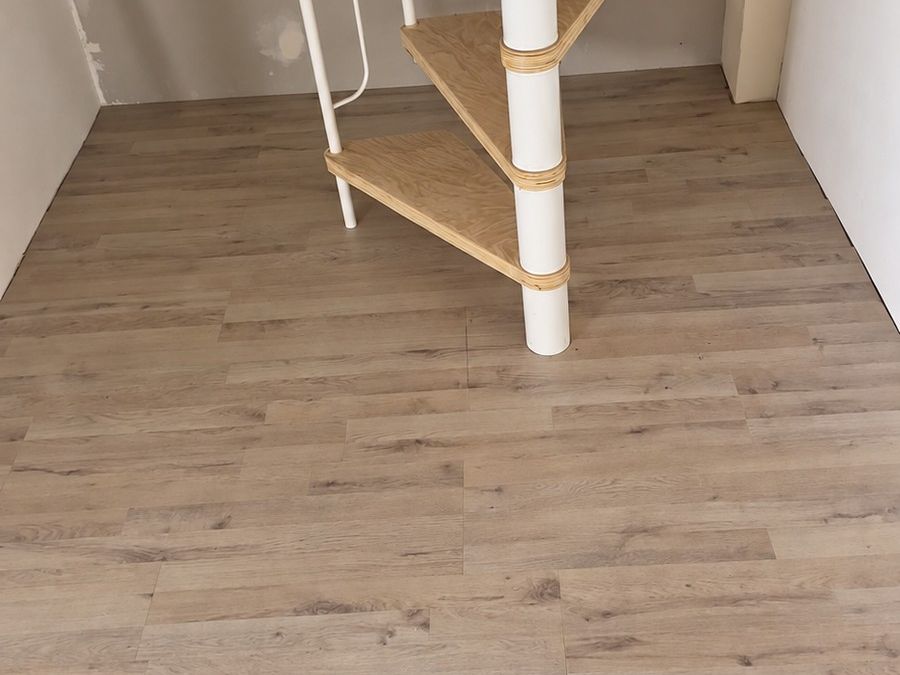 Laminatboden im Treppenbereich